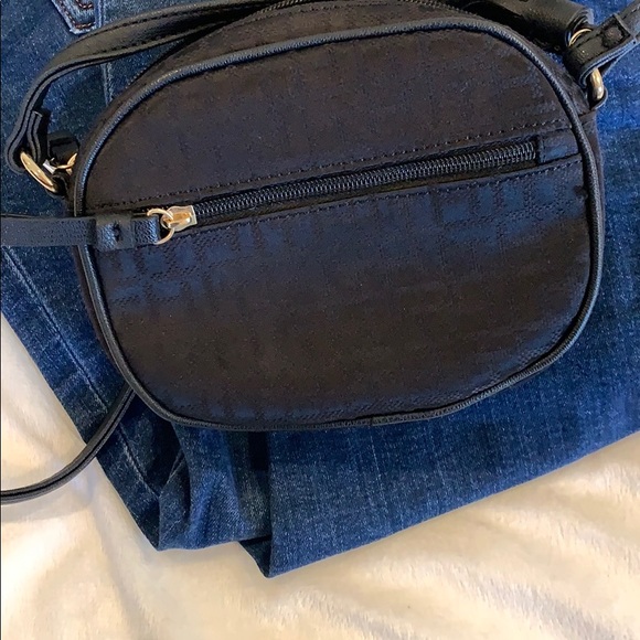 SALE!! Tommy Hilfiger oval disco crossbody bag - Picture 3 of 4